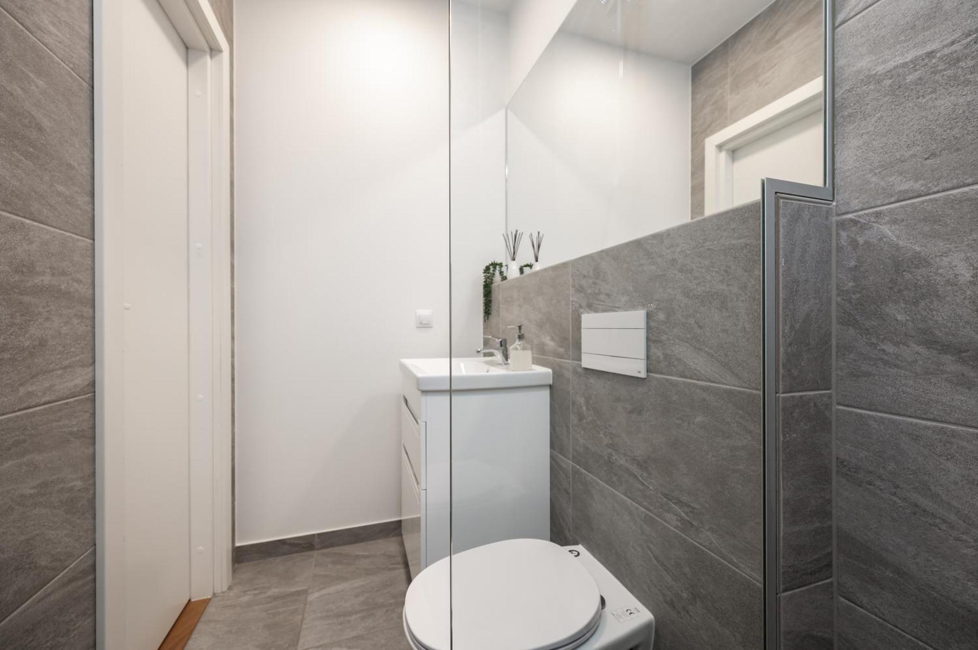 Hilltop Apartments - Studio Rooms In City Centre Reval Esterno foto